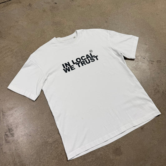 Camiseta Only Local IN LOCAL WE TRUST (Regular Fit)