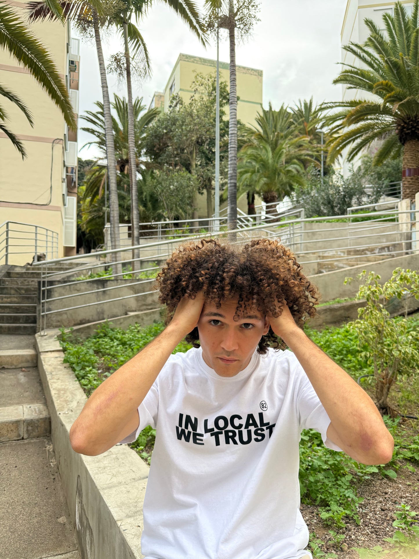 Camiseta Only Local IN LOCAL WE TRUST (Regular Fit)